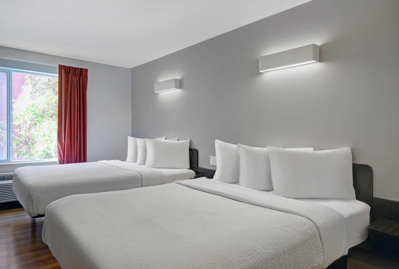 Motel 6 แอร์ดรี ภายนอก รูปภาพ