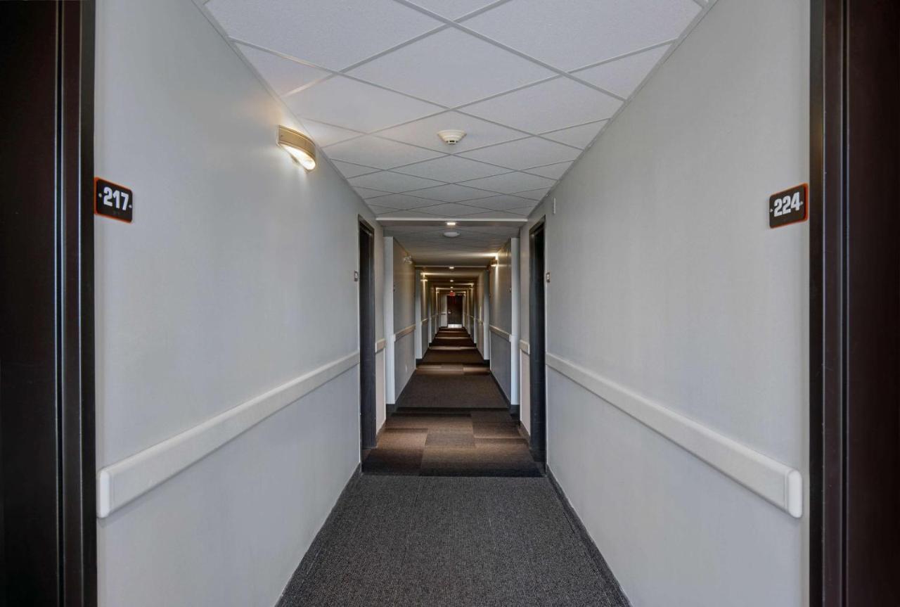 Motel 6 แอร์ดรี ภายนอก รูปภาพ