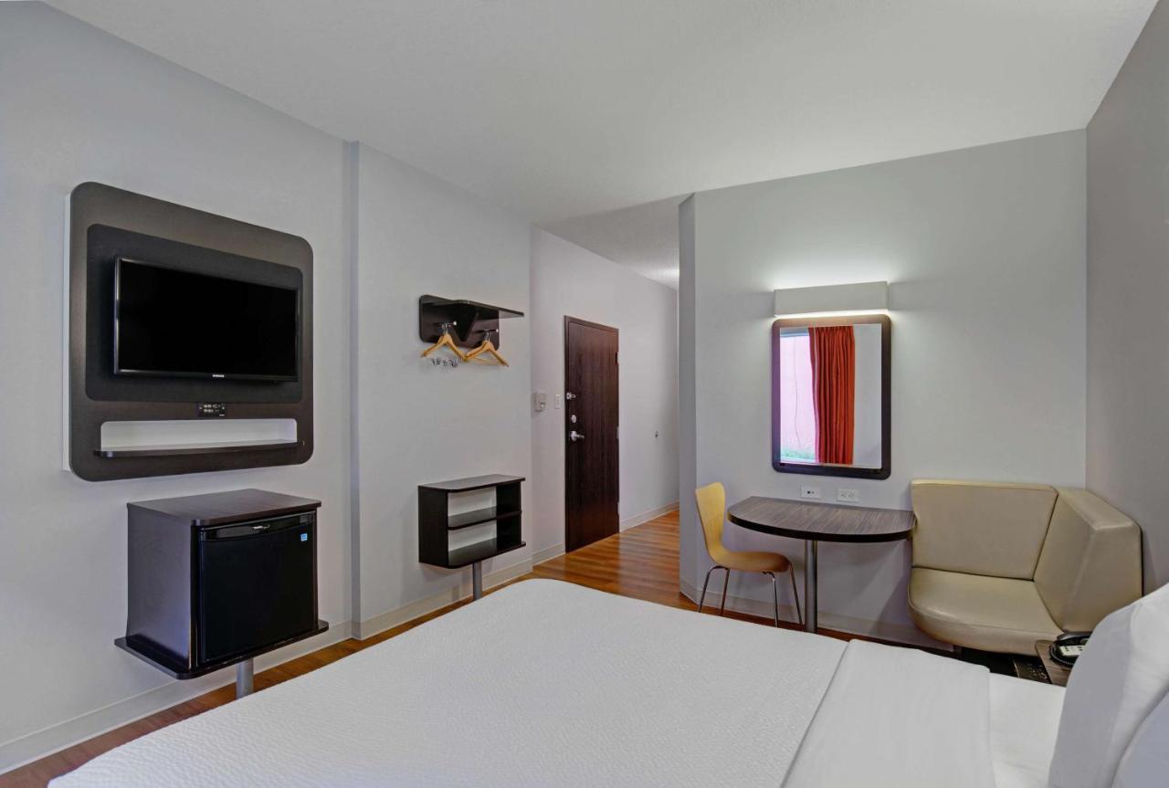 Motel 6 แอร์ดรี ภายนอก รูปภาพ