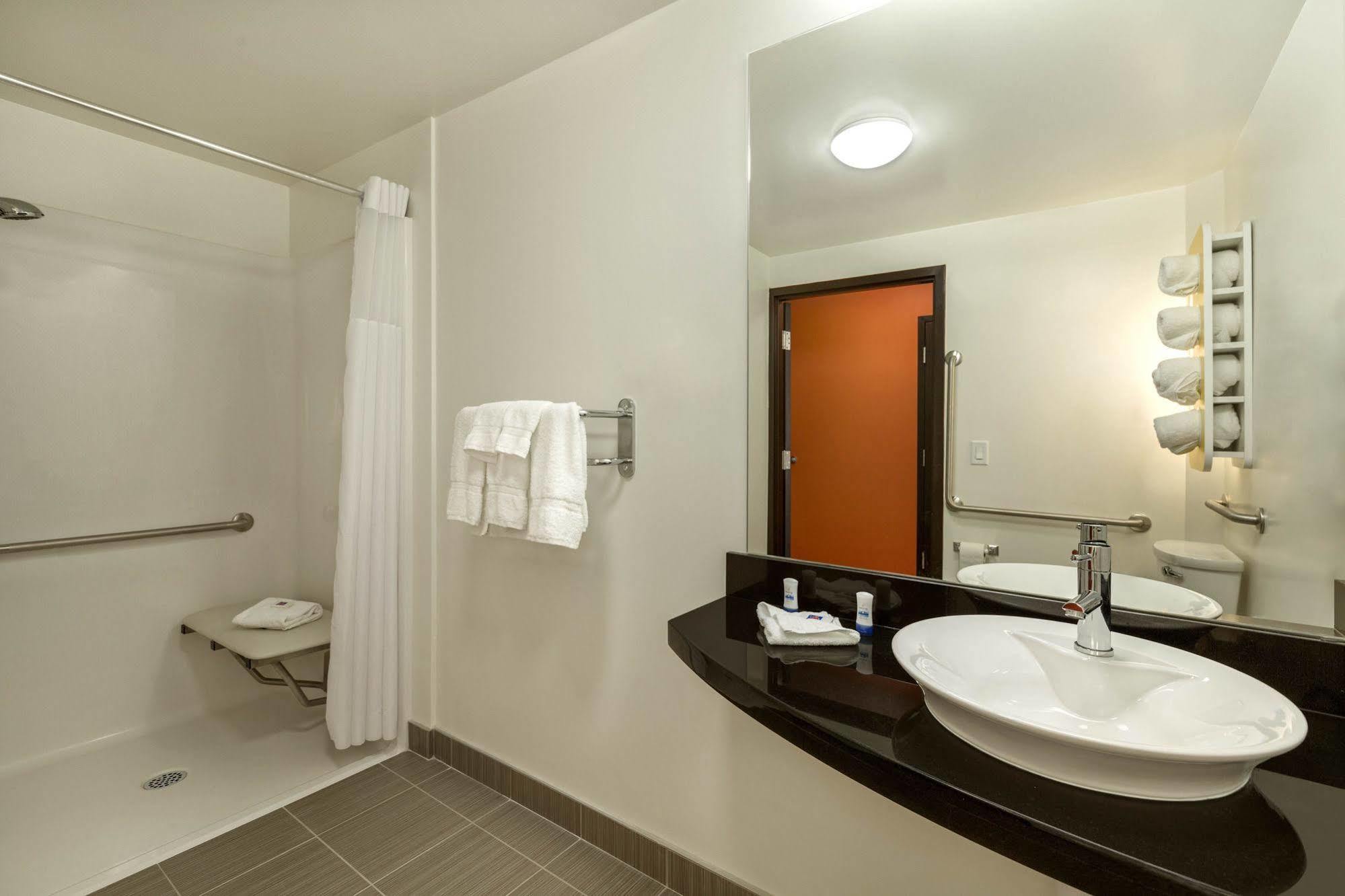 Motel 6 แอร์ดรี ภายนอก รูปภาพ