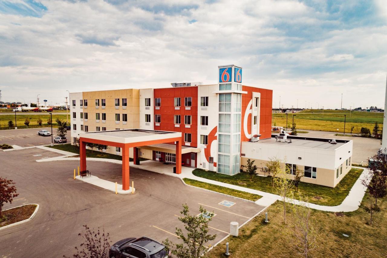Motel 6 แอร์ดรี ภายนอก รูปภาพ